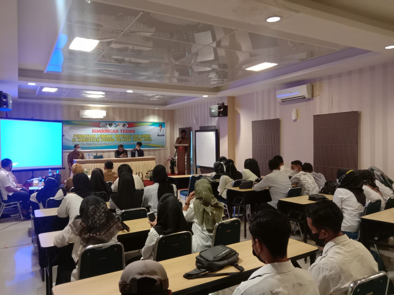 BIMBINGAN TEKNIK PENDATAAN LENGKAP KUMKM DI KABUPATEN PESISIR SELATAN TAHUN 2022 SESI 1