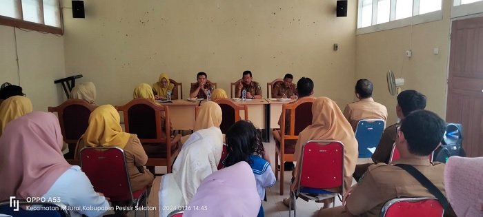 Rapat Kerja Perdana Dinas Koperasi UKM, Disiplin dan Silaturahmi Menjadi Fokus Utama