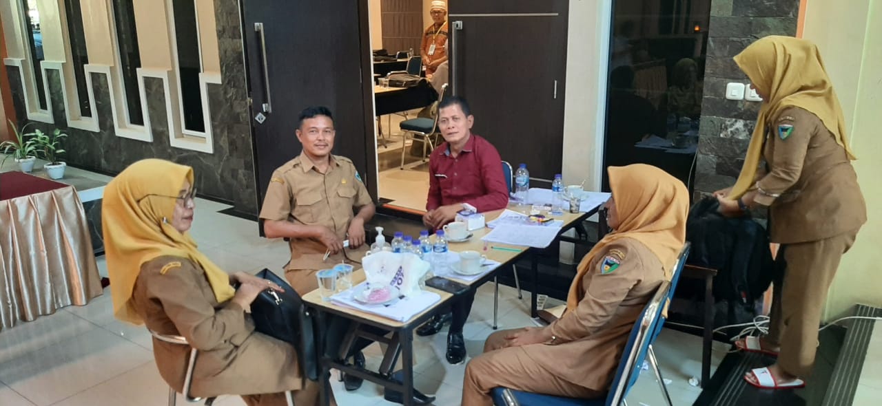 BERSAMA NARASUMBER PELATIHAN KOPERASI 