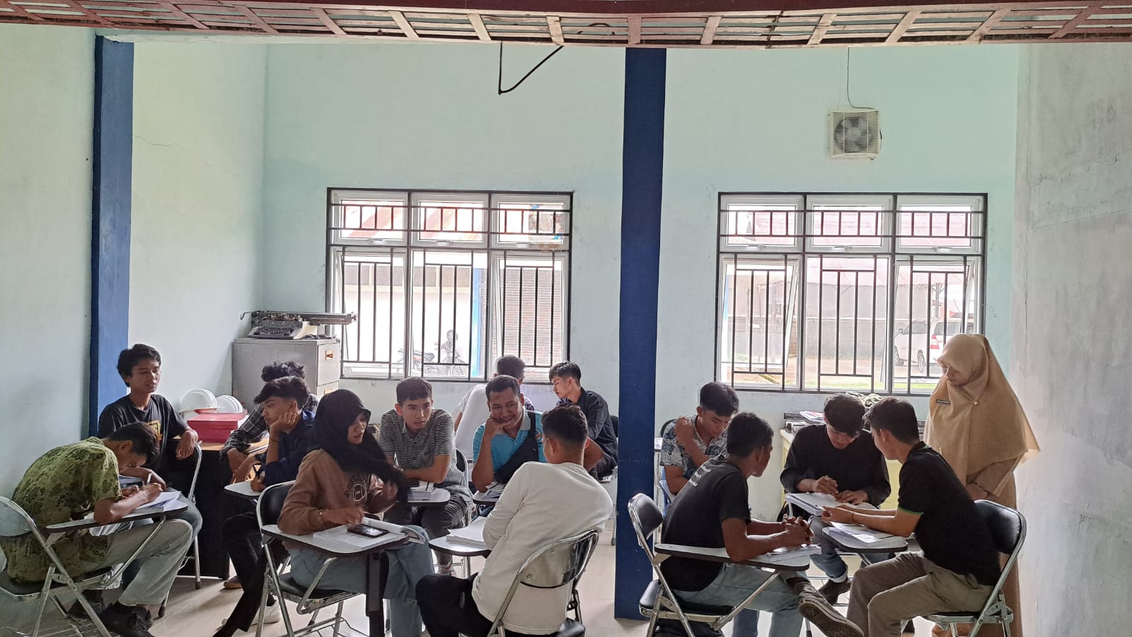 PELATIHAN TEKNISI AC RESIDENTIAL MENERAPKAN KOMUNIKASI DI TEMPAT KERJA, MENERAPKAN KERJASAMA DI TEMP