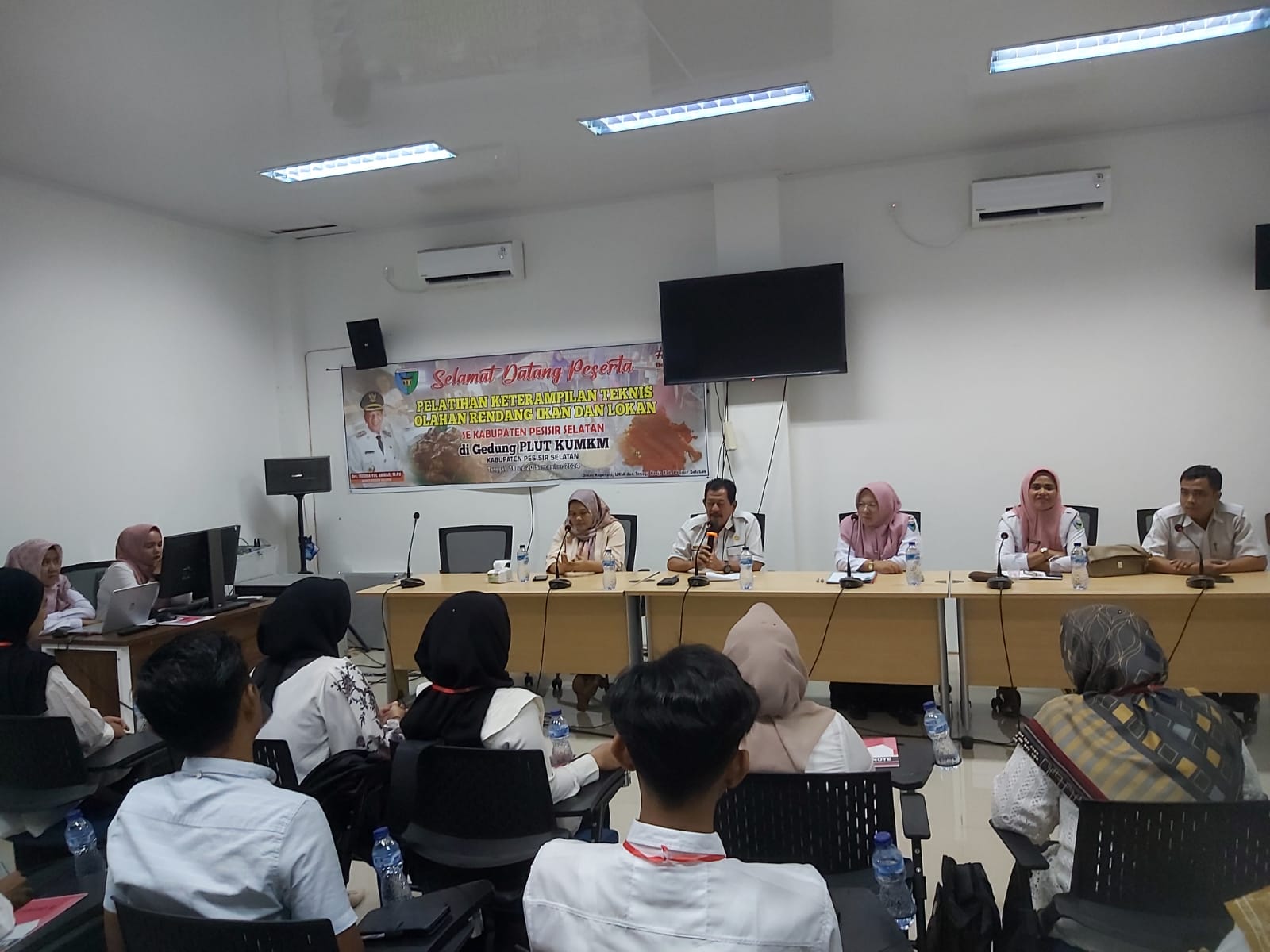 PEMBUKAAN PELATIHAN KETERAMPILAN TEKNIS OLAHAN RENDANG IKAN DAN LOKAN