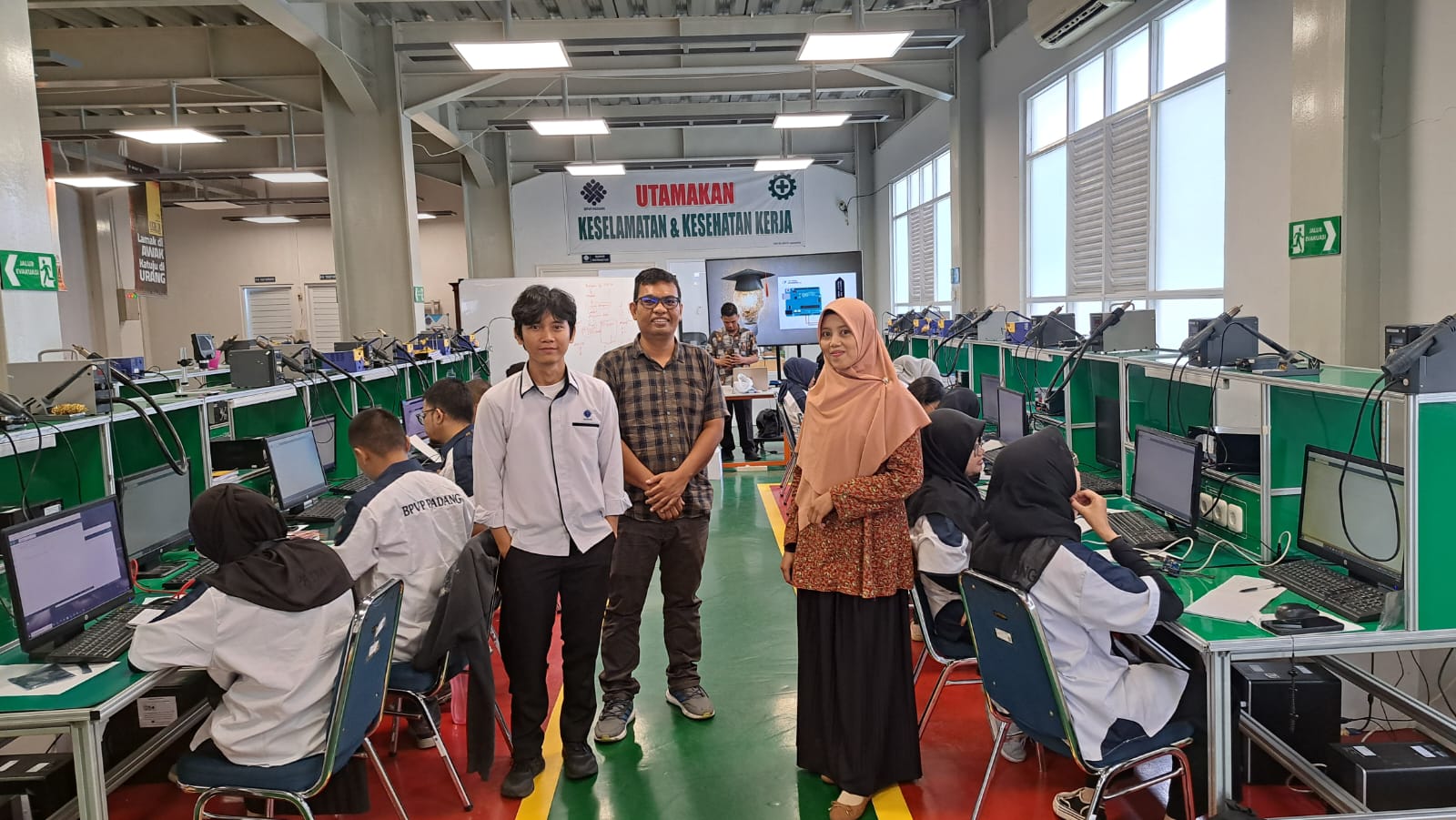 Peningkatan Kapasitas Instruktur Program Project Base Learning (PBL)